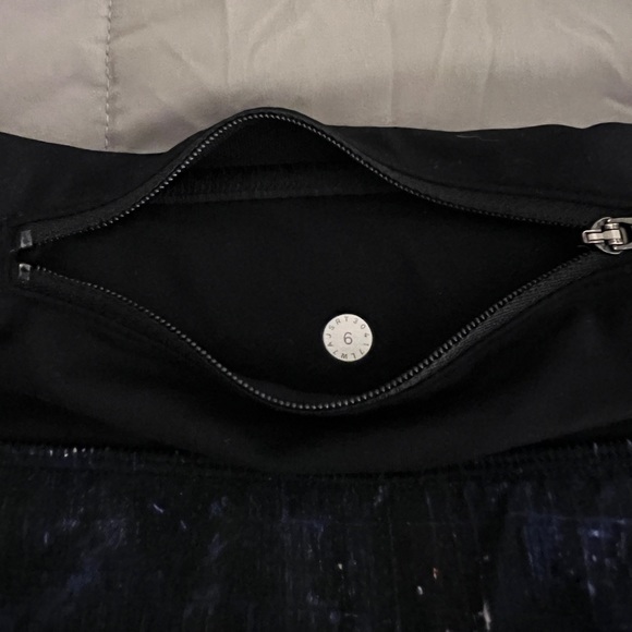 Lululemon speed up shorts 2’5” - Picture 4 of 4